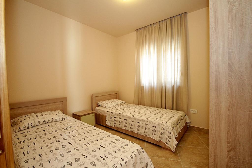 Apartments Oktopus Sutomore Extérieur photo